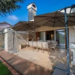 Suzanne By Interhome Banjole