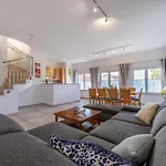 Suzanne By Interhome