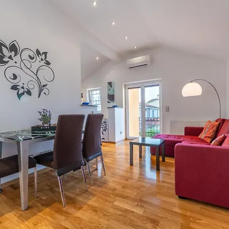 Suzanne By Interhome