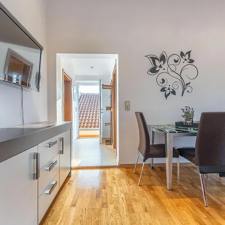 Suzanne By Interhome Vikendica Banjole