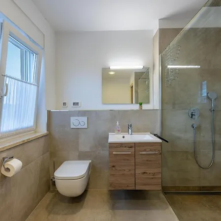 Suzanne By Interhome Vikendica Banjole
