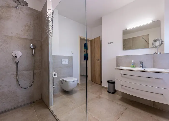 Suzanne By Interhome *